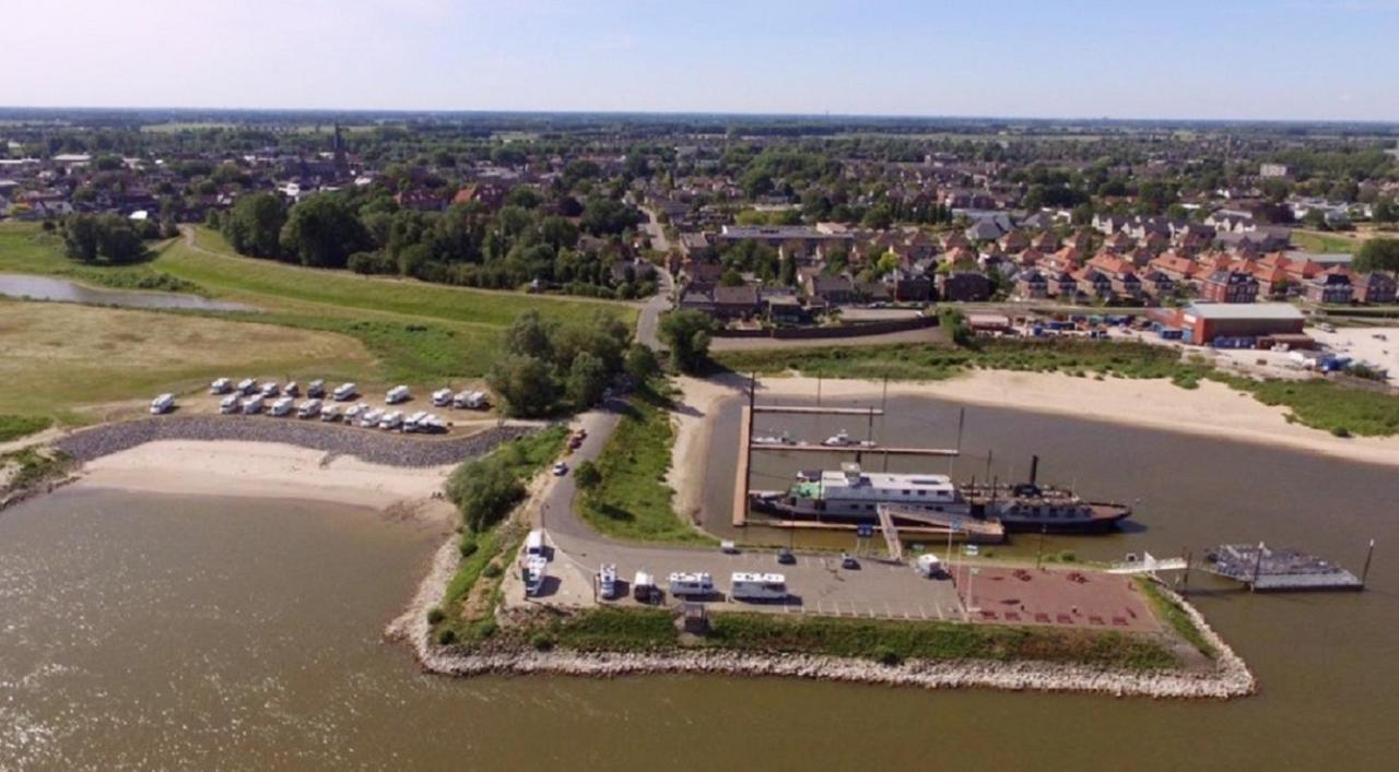 Aan Dek Druten Buitenkant foto